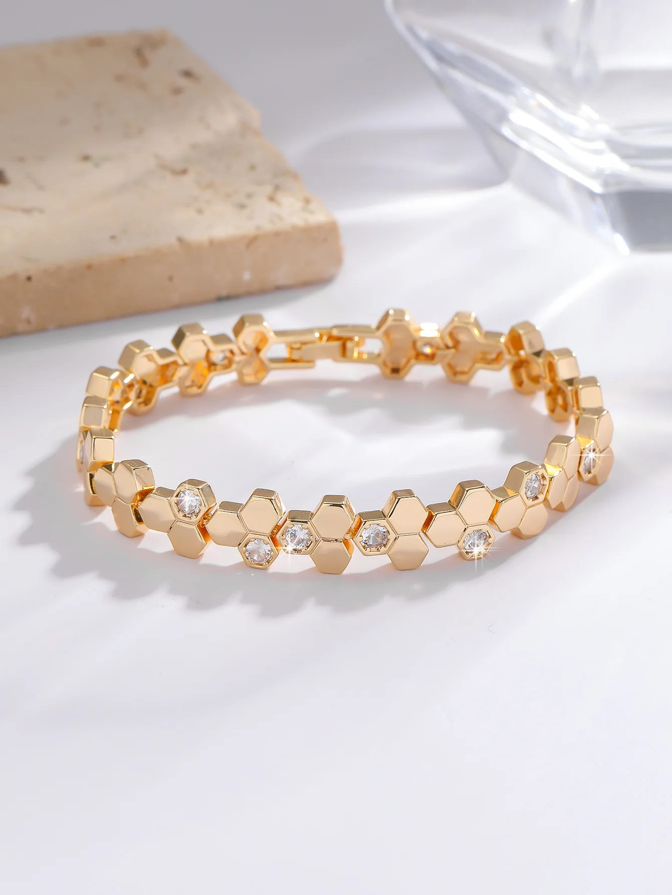 New Style Honeycomb Bangle 18cm Size 18K Rose Gold Plated Bracelets For Women Fine Jewelry
New Style Honeycomb Bangle 18cm Size 18K Rose Gold Plated Bracelets For Women Fine Jewelry
