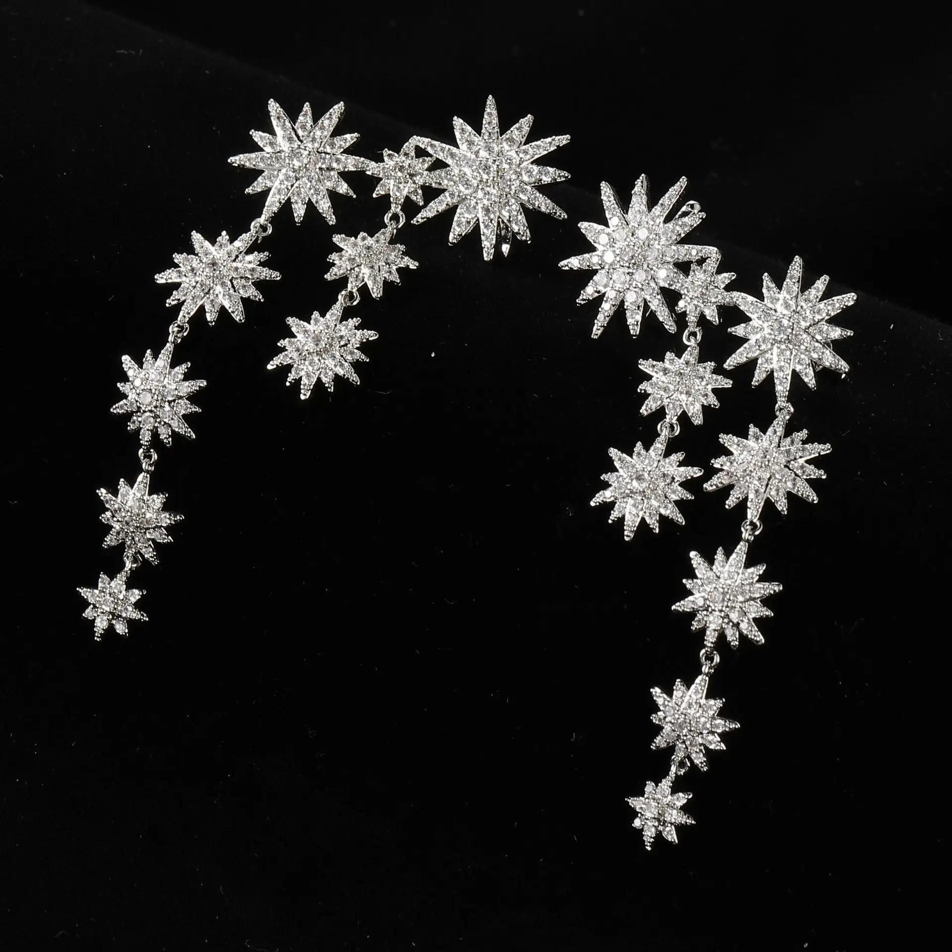 HIBRIDE Hot new personality star sliver color earrings women's daily dress decoration suitable for wedding ball bridal gift E360 
HIBRIDE Hot new personality star sliver color earrings women's daily dress decoration suitable for wedding ball bridal gift E360