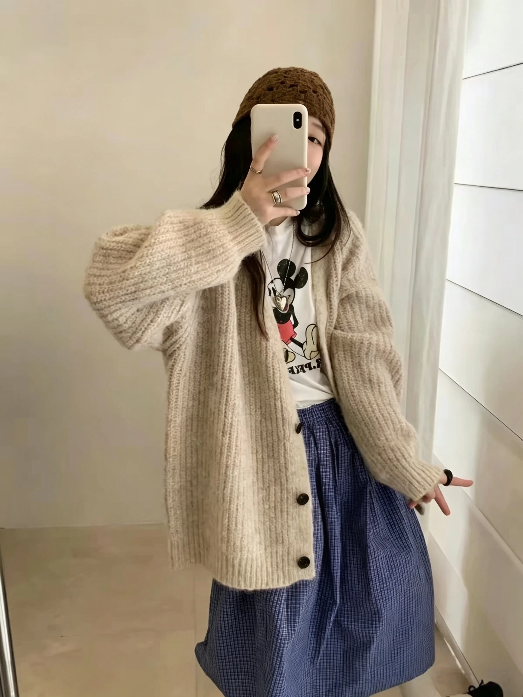Korean Style V-Neck Pure Color Three-Button Loose Knitted Sweater Casual Atmosphere Striped Open Cardigan Autumn Winter New A...
Korean Style V-Neck Pure Color Three-Button Loose Knitted Sweater Casual Atmosphere Striped Open Cardigan Autumn Winter New A...