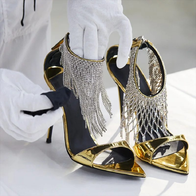 Summer new pointed toe thin heel fish mouth open toe sexy sandals tassel hollow rhinestone banquet dress versatile women's shoes
Summer new pointed toe thin heel fish mouth open toe sexy sandals tassel hollow rhinestone banquet dress versatile women's shoes