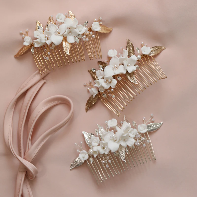 SLBRIDAL Handmade Alloy Leaf Porcelain Flower Pearls Bridal Hair Comb Wedding Headpieces Women Girls Jewelry Hair Accessories
SLBRIDAL Handmade Alloy Leaf Porcelain Flower Pearls Bridal Hair Comb Wedding Headpieces Women Girls Jewelry Hair Accessories