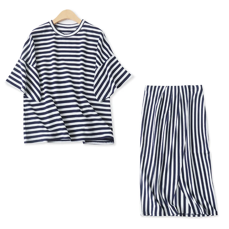 Loose Striped T-Shirt with Flared Sleeves Half-length Skirt Women's Fashion Summer New Arrival by Empress Pola 16109
Loose Striped T-Shirt with Flared Sleeves Half-length Skirt Women's Fashion Summer New Arrival by Empress Pola 16109