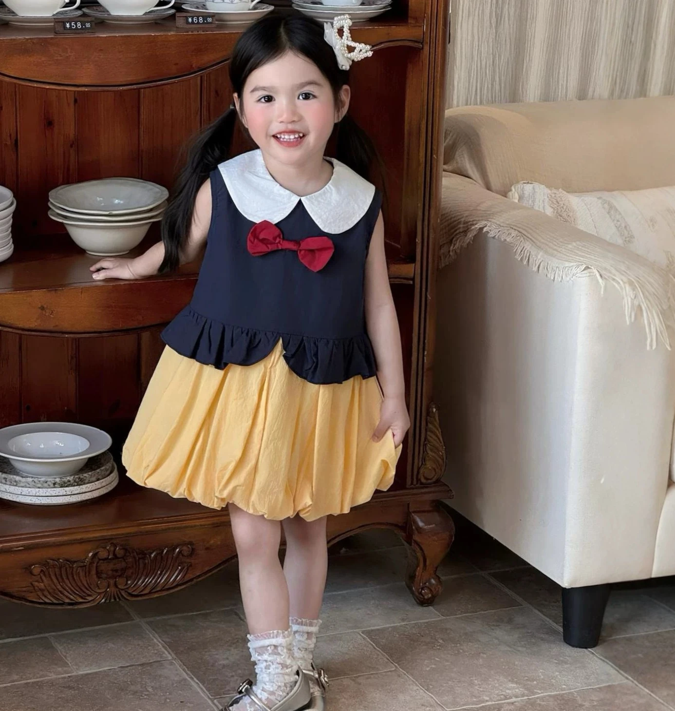 Girls Summer Contrasting Peter Pan Collar Bow Flower Bud Vest Dress Sleeveless Princess Dress Performance Outfit
Girls Summer Contrasting Peter Pan Collar Bow Flower Bud Vest Dress Sleeveless Princess Dress Performance Outfit