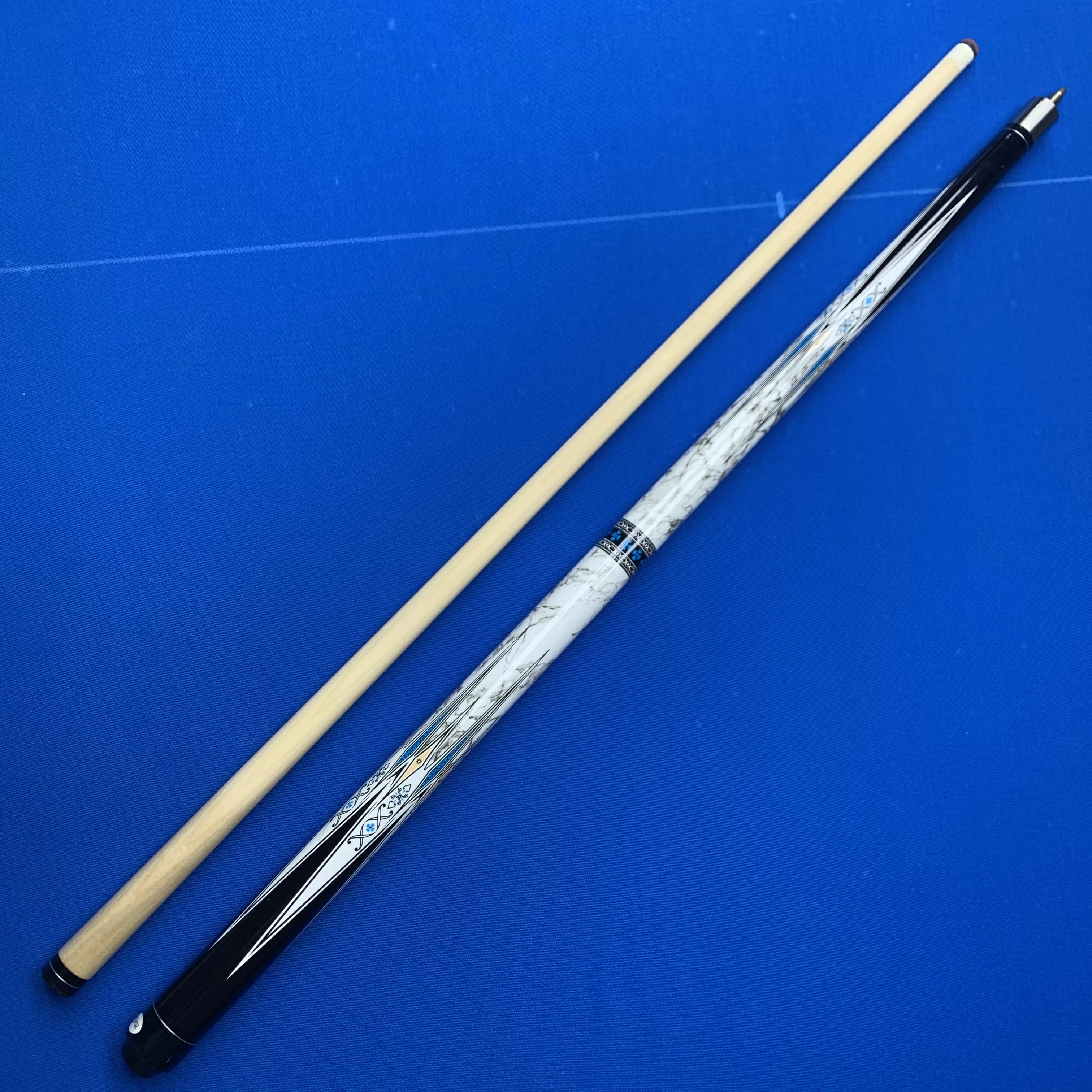 13.00mm Professional Pool Cue - Hard Maple Shaft, 1/2 Joint & Quick-Release Stainless Steel Lock
13.00mm Professional Pool Cue - Hard Maple Shaft, 1/2 Joint & Quick-Release Stainless Steel Lock