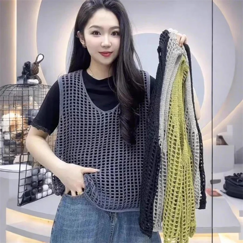 Design Sense Hollow Vest Coat Female 2025Spring Summer New Sleeveless Jacket Women Loose Korean Mesh Stacked Lazy Wind Waistcoat
Design Sense Hollow Vest Coat Female 2025Spring Summer New Sleeveless Jacket Women Loose Korean Mesh Stacked Lazy Wind Waistcoat