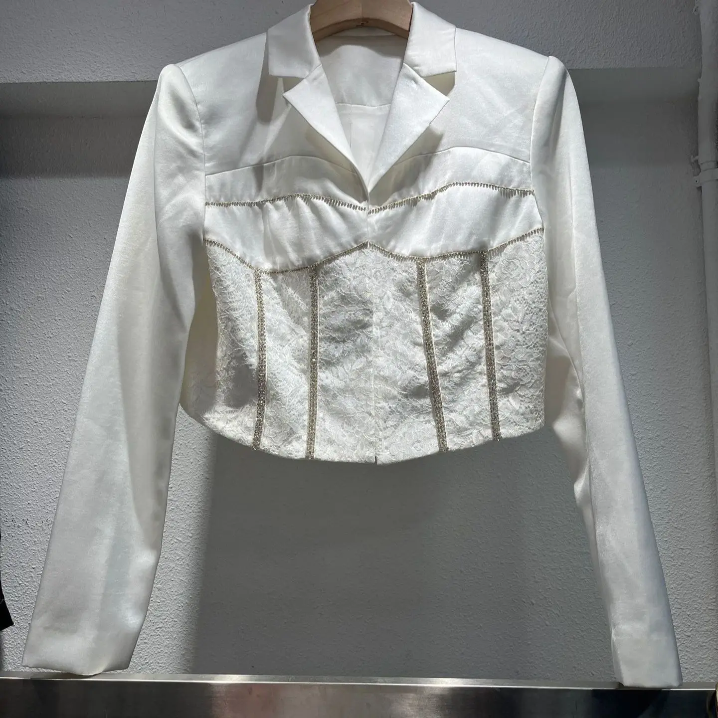 2023 Spring Autumn New Elegant Women's Lace Diamond Blazer for women Suit Jacket Short Coat Y4080
2023 Spring Autumn New Elegant Women's Lace Diamond Blazer for women Suit Jacket Short Coat Y4080