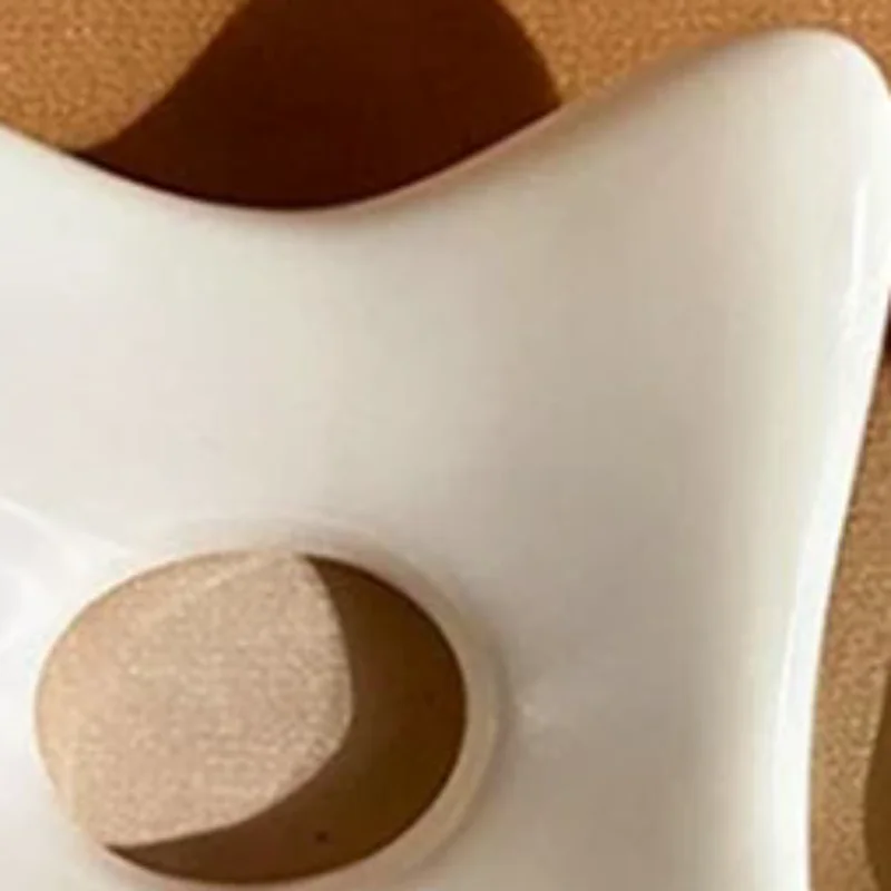 Керамический скребок для лица, керамическая доска Гуаша, антивозрастной уход за кожей лица, уменьшение темных кругов, удаление морщин
Керамический скребок для лица, керамическая доска Гуаша, антивозрастной уход за кожей лица, уменьшение темных кругов, удаление морщин