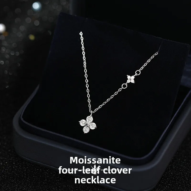 S925 Silver 1.2CT Clover Moissanite Pendant Necklace for Women, Elegant Fine Jewelry Gift
S925 Silver 1.2CT Clover Moissanite Pendant Necklace for Women, Elegant Fine Jewelry Gift