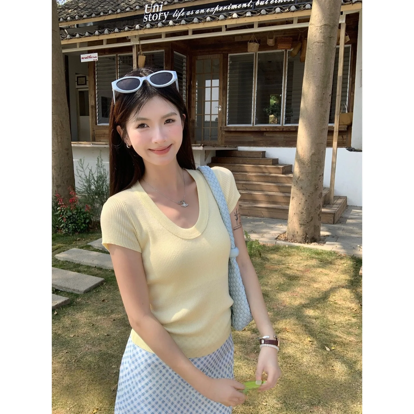 Yellow U-Neck Short Sleeve Knitted Sweater Women's Spring Autumn Inner Wear 2026 New Style Dopaamine Slimming Elegant Top
Yellow U-Neck Short Sleeve Knitted Sweater Women's Spring Autumn Inner Wear 2026 New Style Dopaamine Slimming Elegant Top