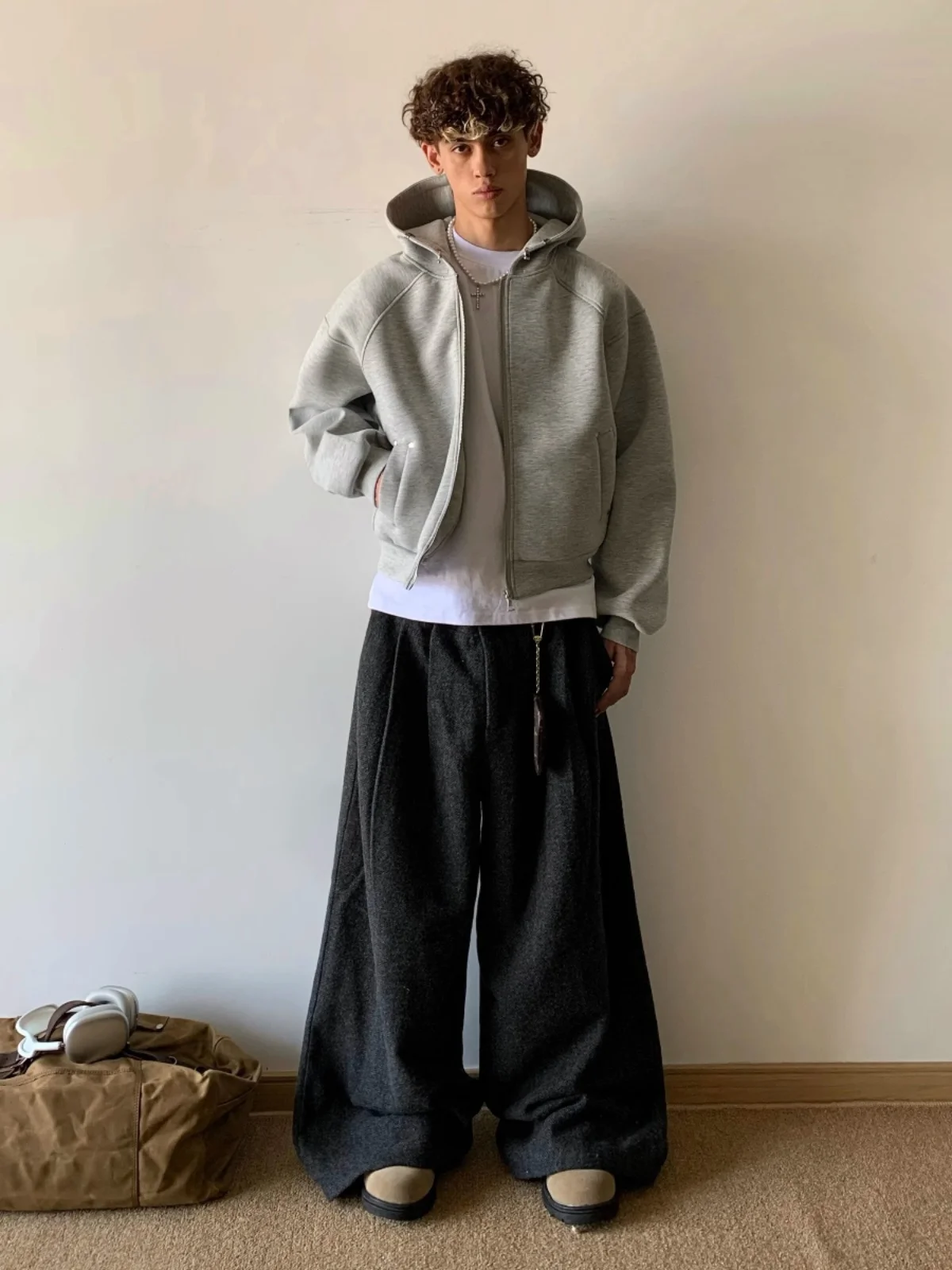 Мужская зимняя толстовка-кардиган на молнии в американском ретро-стиле, свободного кроя, из плотного хлопка (480 г), с капюшоном
Мужская зимняя толстовка-кардиган на молнии в американском ретро-стиле, свободного кроя, из плотного хлопка (480 г), с капюшоном