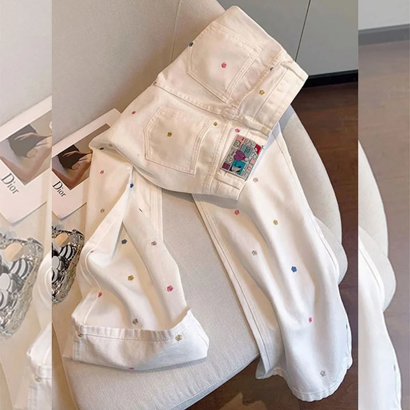 High Waist Embroidered Large Size Floral Pattern Denim Pants Women's Loose Straight Leg Wide Leg Pants Design Sensation
High Waist Embroidered Large Size Floral Pattern Denim Pants Women's Loose Straight Leg Wide Leg Pants Design Sensation