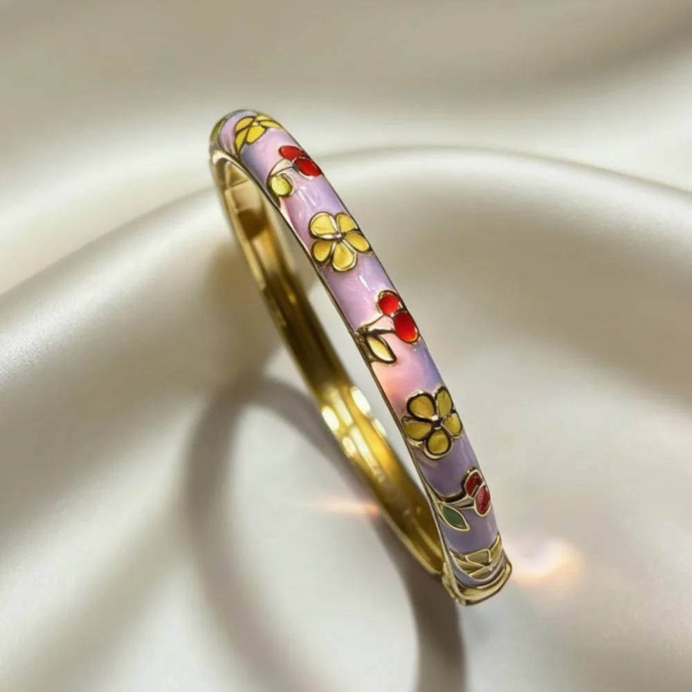 Enamel Vintage Cloisonne Bangle Traditional Cherry Floral Chinese Flower Bangle Ethnic Classic Women's Hand Bracelet
Enamel Vintage Cloisonne Bangle Traditional Cherry Floral Chinese Flower Bangle Ethnic Classic Women's Hand Bracelet