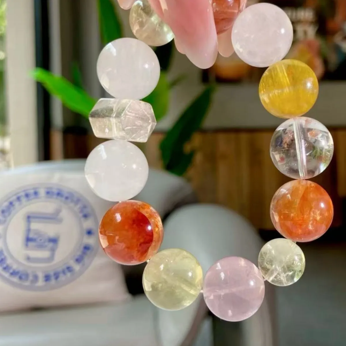 Natural Duobao Crystal Bracelet Large Granular 13-17mm Crystal Ladies Light Luxury Fashion Bracelet
Natural Duobao Crystal Bracelet Large Granular 13-17mm Crystal Ladies Light Luxury Fashion Bracelet