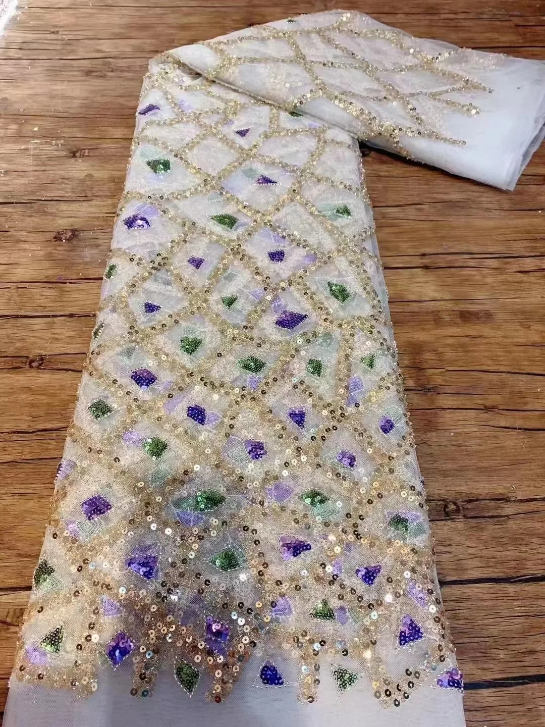 2023 new model launched exquisite irregular sequin beaded tube lace, fashion sequin embroidery fabric/5yards
2023 new model launched exquisite irregular sequin beaded tube lace, fashion sequin embroidery fabric/5yards