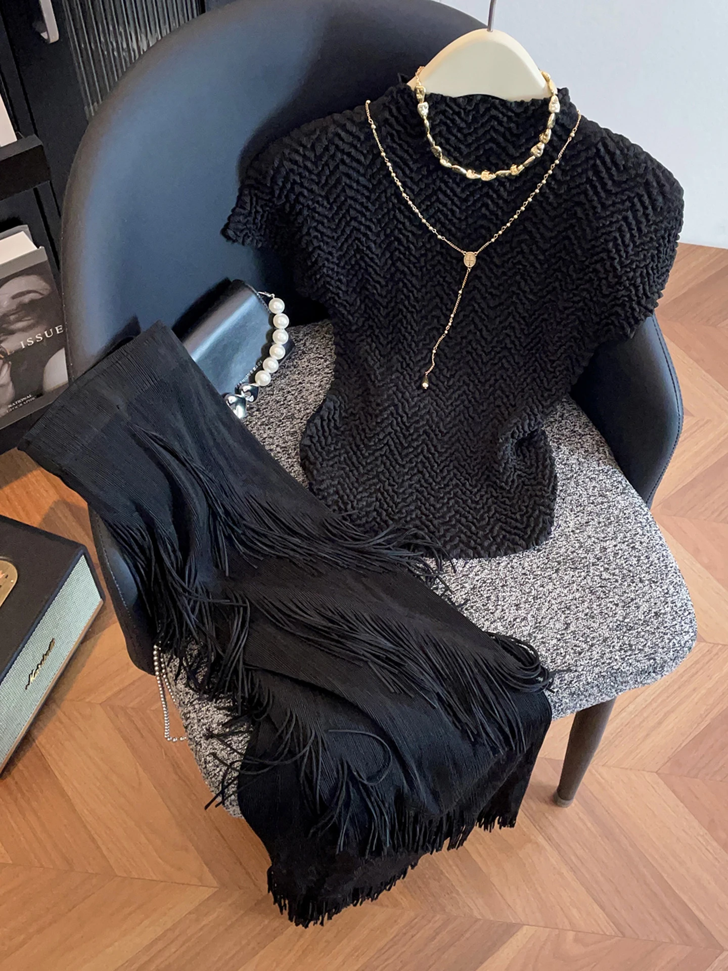 Summer Knitted Long Tassel Skirt Set High Waist Midi Skirt Knit Top Women's Fashion Ensemble South Oil Premium Women's Wear
Summer Knitted Long Tassel Skirt Set High Waist Midi Skirt Knit Top Women's Fashion Ensemble South Oil Premium Women's Wear