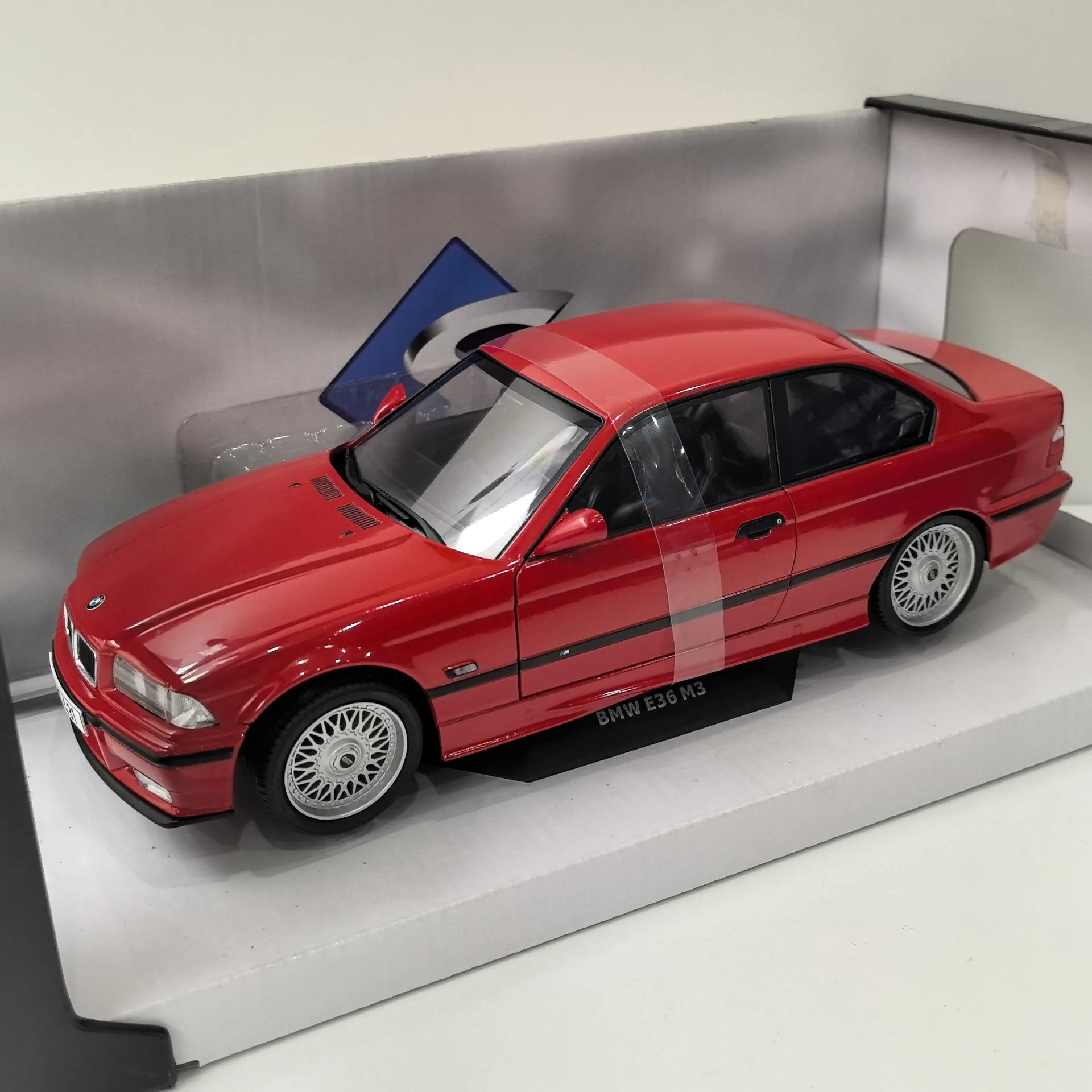 Diecast SOLIDO 1/18 Scale BMW E36 M3 1994 BMW Alloy Car Model Collectible Toy Gift Souvenir Display Ornament
Diecast SOLIDO 1/18 Scale BMW E36 M3 1994 BMW Alloy Car Model Collectible Toy Gift Souvenir Display Ornament