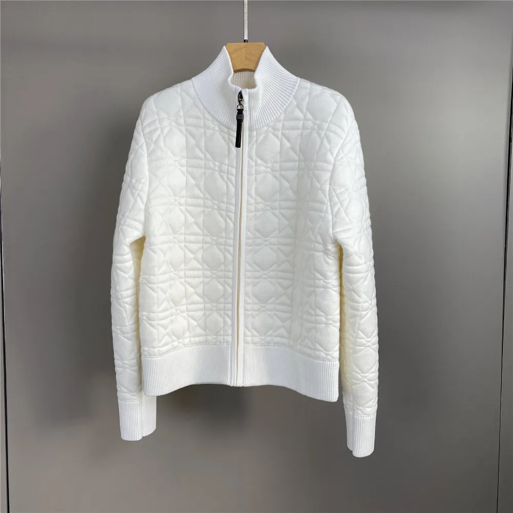 25 осень/зима, новый женский шерстяной воротник-стойка на молнии с ромбовидной сеткой, модный универсальный повседневный кардиган, куртка
25 осень/зима, новый женский шерстяной воротник-стойка на молнии с ромбовидной сеткой, модный универсальный повседневный кардиган, куртка