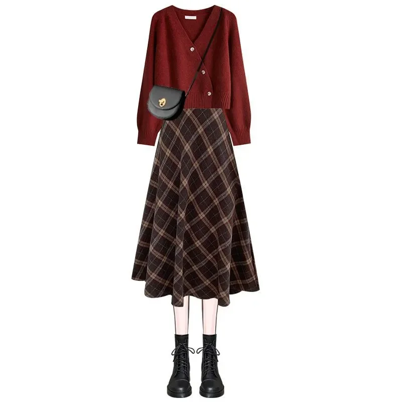 Осень-зима женский вязаный комплект с длинным рукавом шикарная плиссированная юбка с высокой талией свитер костюм модный повседневный наряд
Осень-зима женский вязаный комплект с длинным рукавом шикарная плиссированная юбка с высокой талией свитер костюм модный повседневный наряд