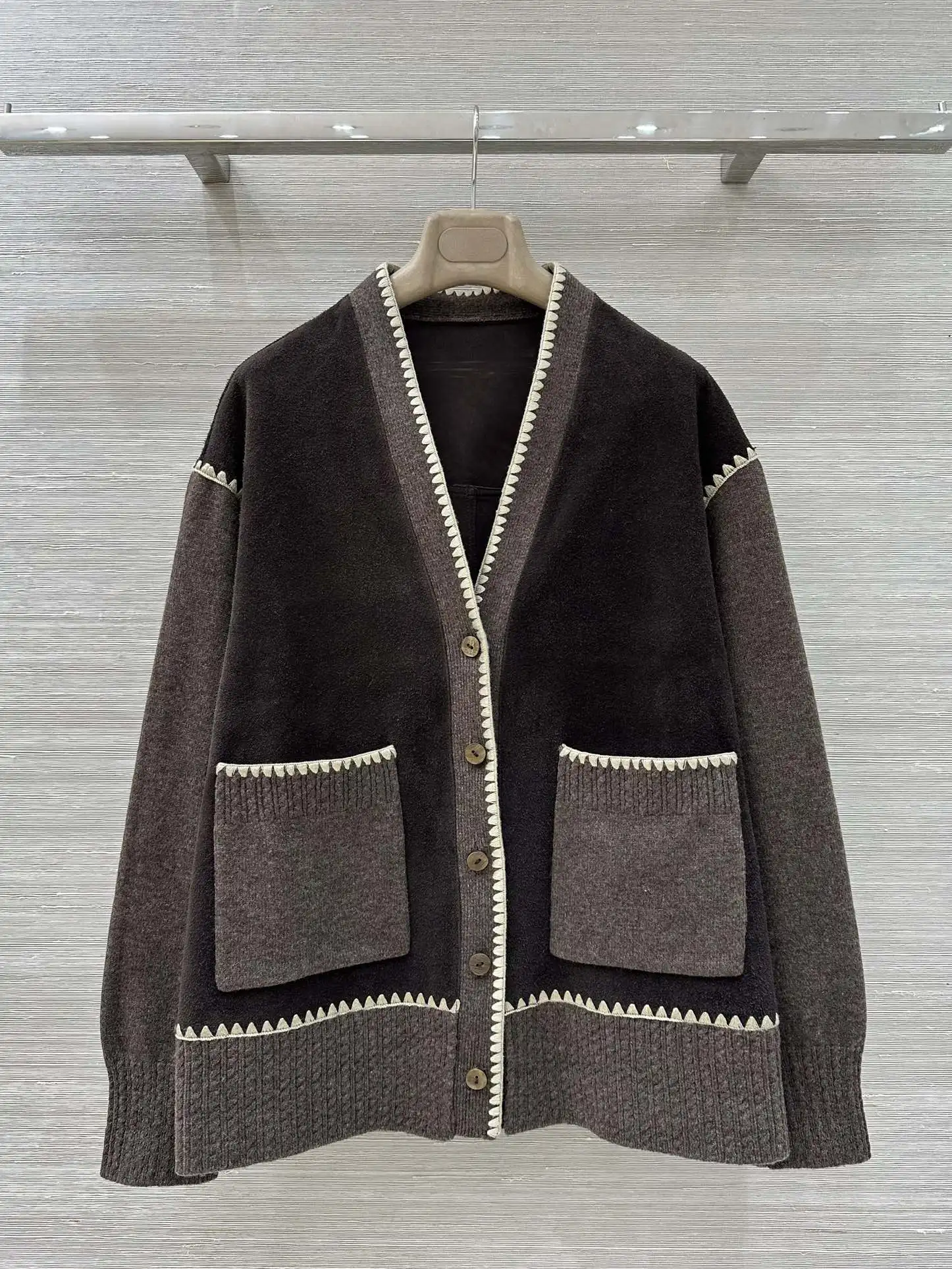 Women Color Patchwork Knitted Cardigan Autumn Winter V-Neck Single Breasted Long Sleeve Loose Vintage Sweater
Women Color Patchwork Knitted Cardigan Autumn Winter V-Neck Single Breasted Long Sleeve Loose Vintage Sweater