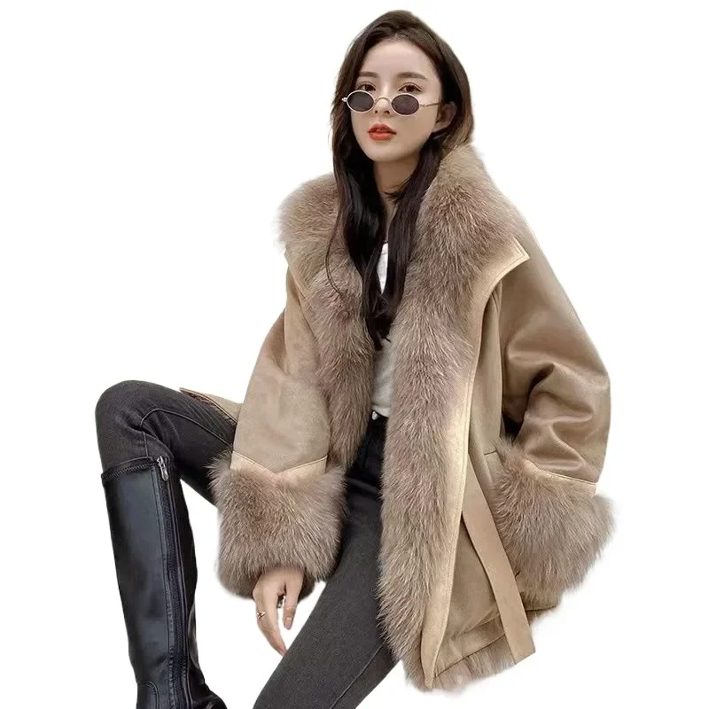 High Quality and High Appearance Level Suede Splicing Imitate Fox Fur Liner Pie Overcome Coat Women Mid-length New Small Young
High Quality and High Appearance Level Suede Splicing Imitate Fox Fur Liner Pie Overcome Coat Women Mid-length New Small Young