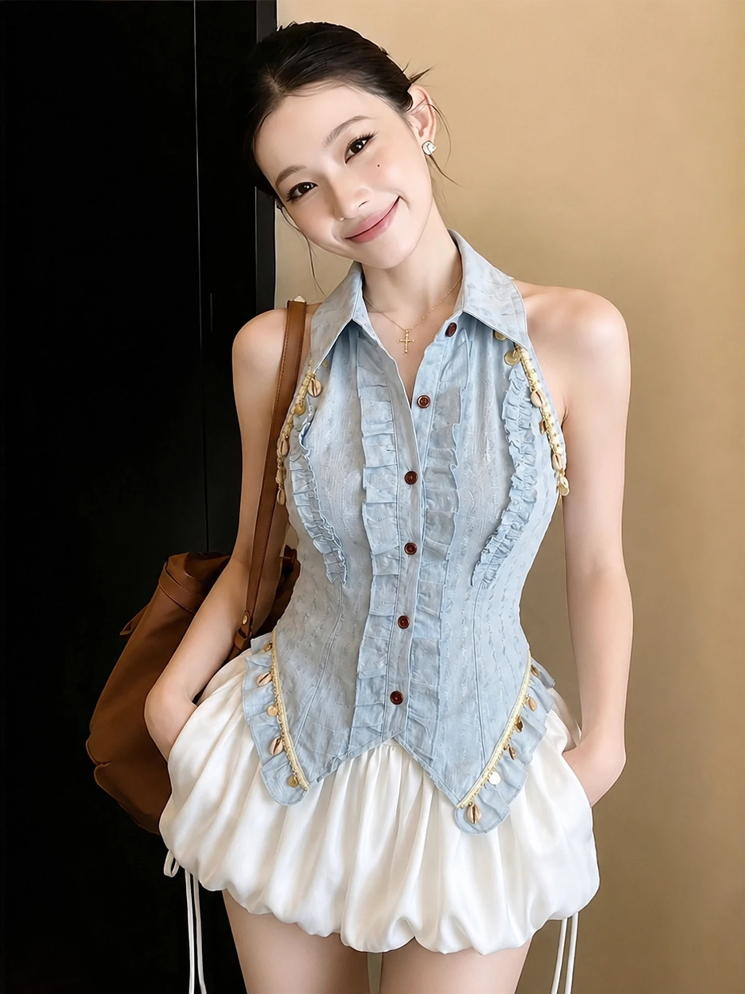 Sweet Lace Hanging Neck Shirt Women's Fashion Summer New Design Sensual Short Sleeveless Collar Stand-Up Top
Sweet Lace Hanging Neck Shirt Women's Fashion Summer New Design Sensual Short Sleeveless Collar Stand-Up Top