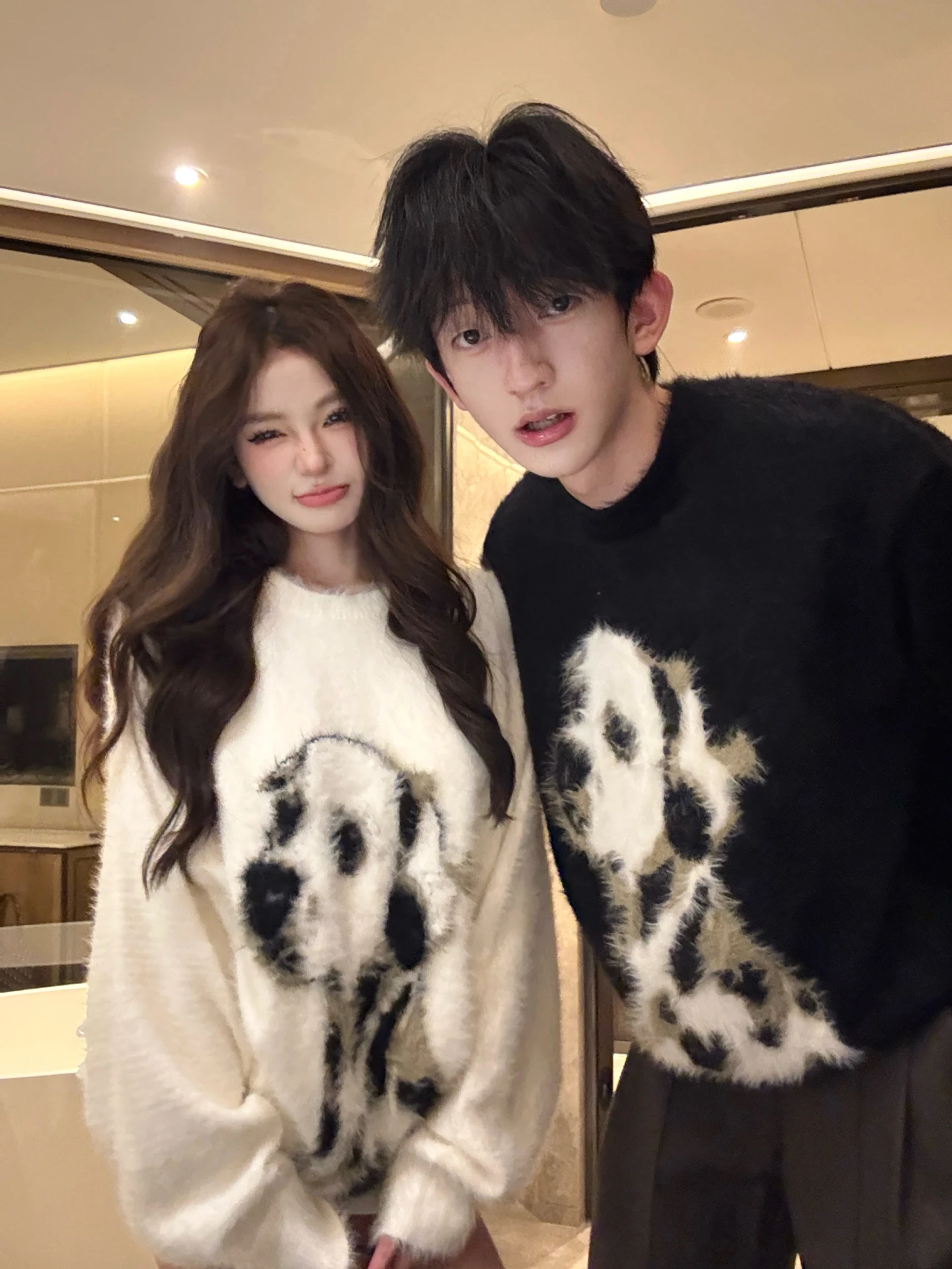 Soft Snuggly Spot Dog Sweater Autumn Winter Couple Matching American Retro Mink Imitation Knitted Coat for Men And Women
Soft Snuggly Spot Dog Sweater Autumn Winter Couple Matching American Retro Mink Imitation Knitted Coat for Men And Women