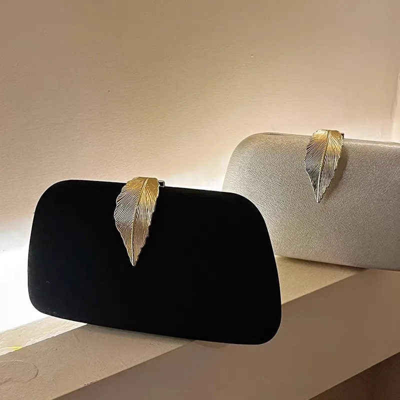 2025 Evening Clutch Luxury Women Shoulder Bags Fashion Pearl Chain Handbag Dinner Handbag Wedding Cocktail Party Coin Purse
2025 Evening Clutch Luxury Women Shoulder Bags Fashion Pearl Chain Handbag Dinner Handbag Wedding Cocktail Party Coin Purse