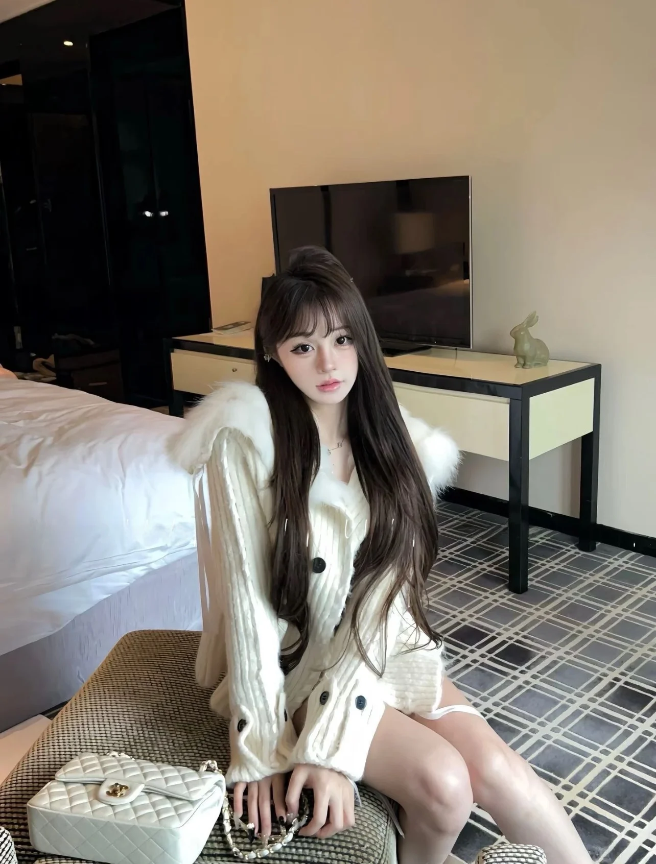 Seoul Style Luxury Heavy Weave Fur Collar Sweater Coat Women's Large Turn-down Collar Knitted Top Warmth Autumn Winter
Seoul Style Luxury Heavy Weave Fur Collar Sweater Coat Women's Large Turn-down Collar Knitted Top Warmth Autumn Winter