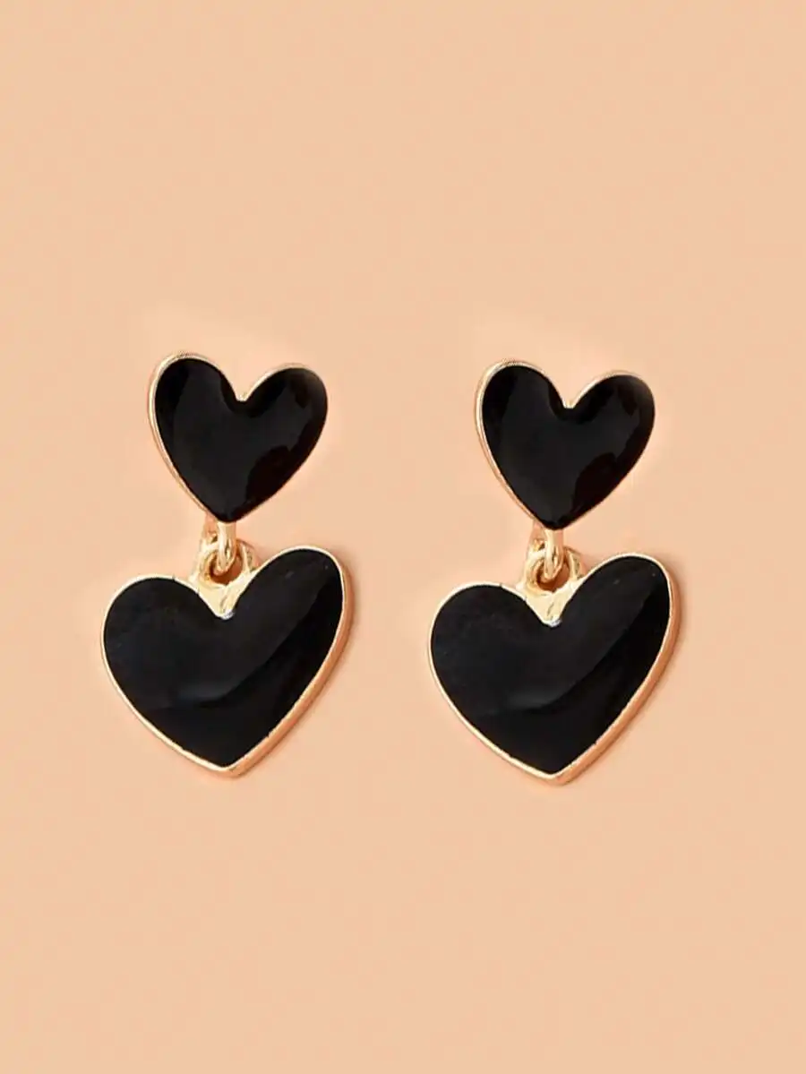 Heart-shaped drop earrings with elegant minimalist design for everyday wear
Heart-shaped drop earrings with elegant minimalist design for everyday wear