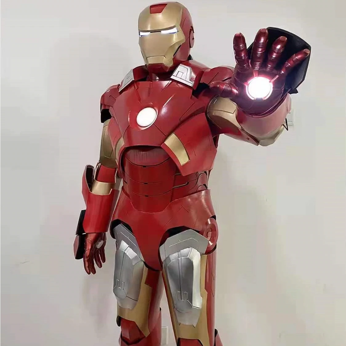 Iron Man Real Wearable Red Mk7 Bumblebee 1:1 Cosplay Armor Set Superhero Armor Performance Props Costume Model Ornaments Gift
Iron Man Real Wearable Red Mk7 Bumblebee 1:1 Cosplay Armor Set Superhero Armor Performance Props Costume Model Ornaments Gift