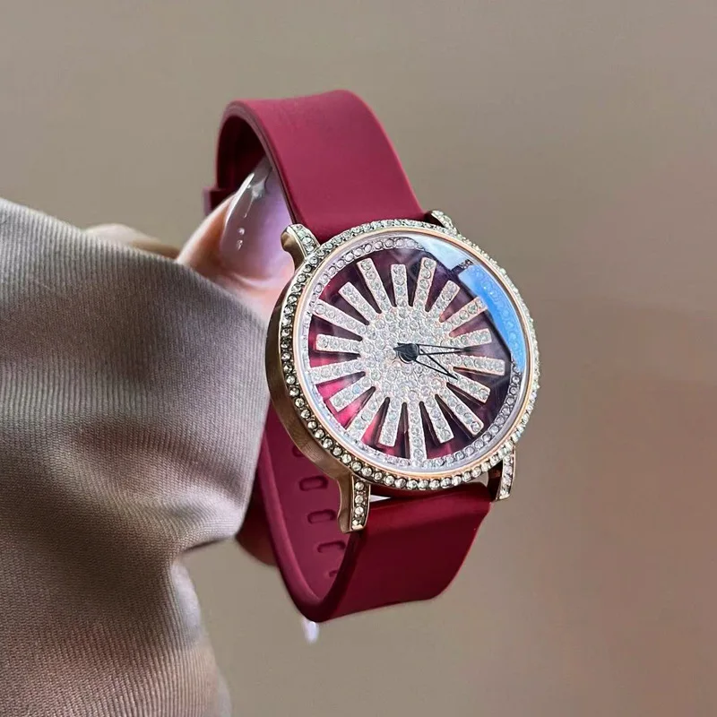 Elegant Women'S Watches, New Trendy Women'S Watches With Silicone Straps, Fashionable High-End Luxury Women'S Wristwatches.
Elegant Women'S Watches, New Trendy Women'S Watches With Silicone Straps, Fashionable High-End Luxury Women'S Wristwatches.