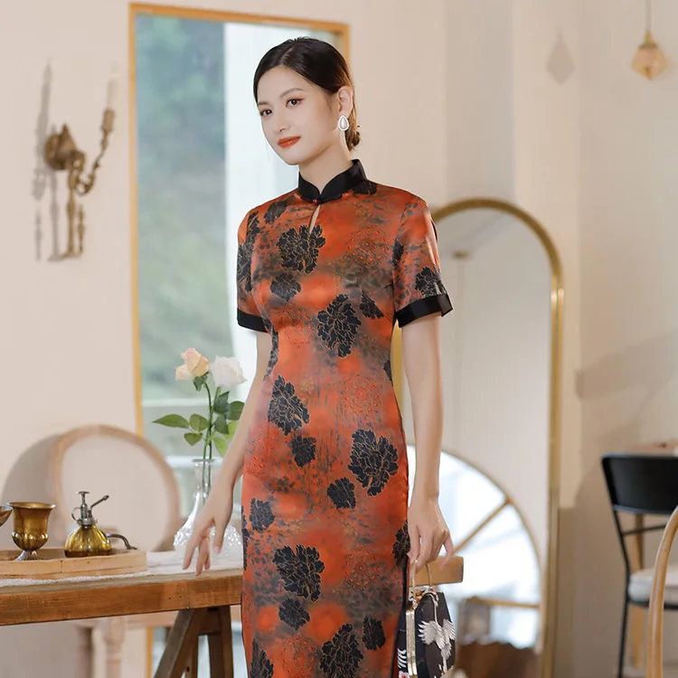 Cheongsam Long Dress Satin Dress Retro Slim Fit Stand Collar Short Sleeve Summer Sexy Chinese Style Qipao Women Plus Size 5Xl
Cheongsam Long Dress Satin Dress Retro Slim Fit Stand Collar Short Sleeve Summer Sexy Chinese Style Qipao Women Plus Size 5Xl