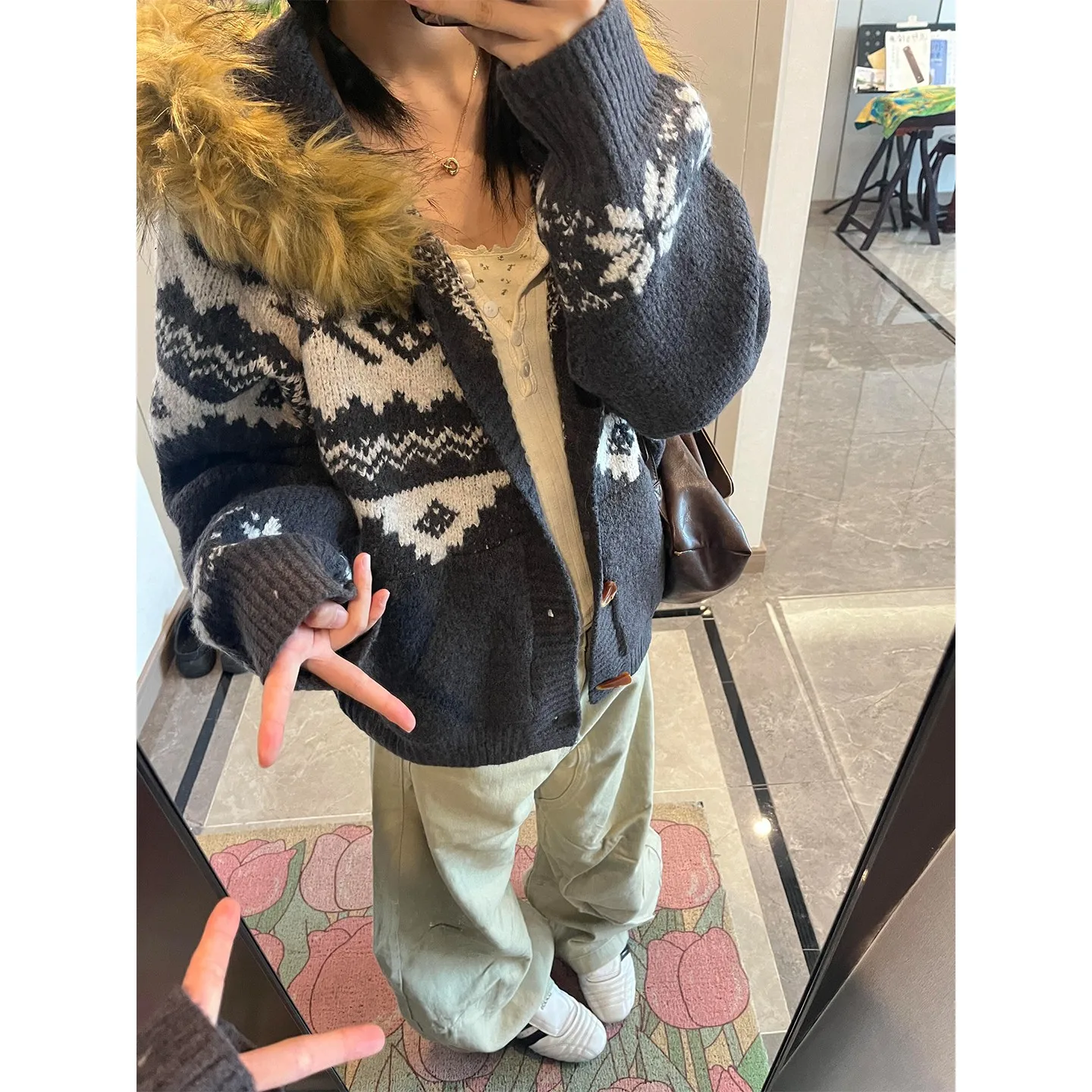 Men's Knitted Cardigan Winter Thiened Warm Wool Collar Casual Sle Button up Sweater Coat Fem Version Available Faux Fu...
Men's Knitted Cardigan Winter Thiened Warm Wool Collar Casual Sle Button up Sweater Coat Fem Version Available Faux Fu...