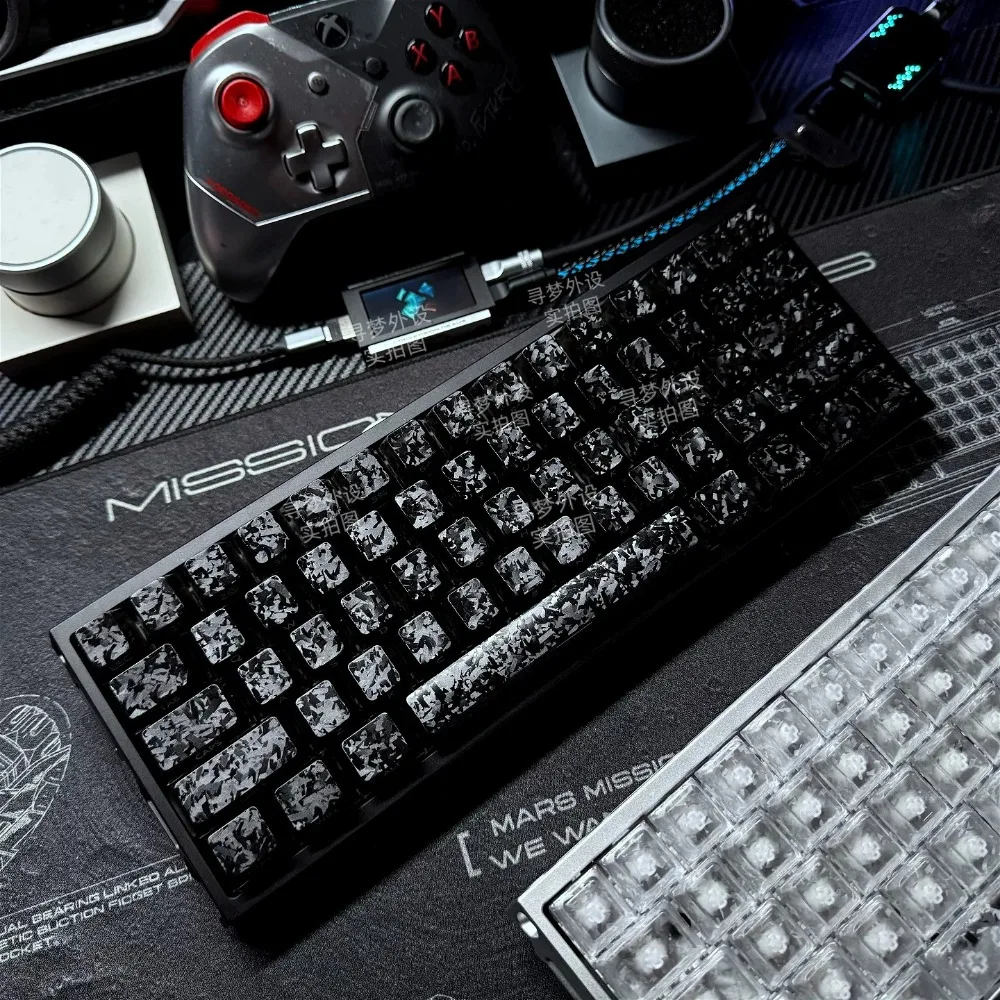 Ice Carbon Texture Transparent Keycaps – Compatible with HI75/F87/68/104-key layouts; PBT Keycap Set for MX Switches
Ice Carbon Texture Transparent Keycaps – Compatible with HI75/F87/68/104-key layouts; PBT Keycap Set for MX Switches