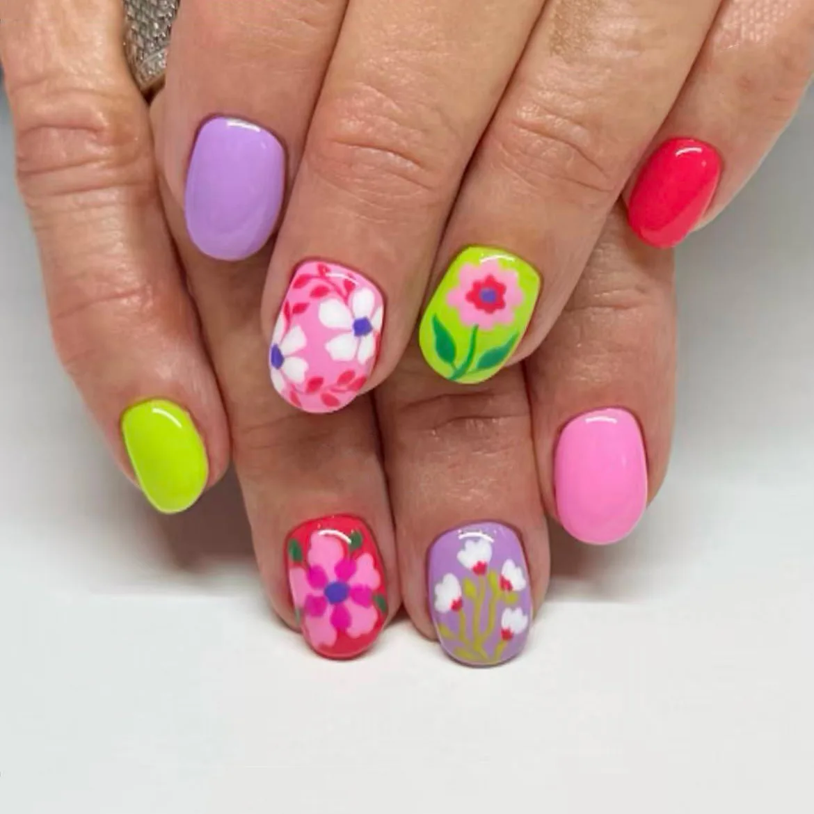 24Pcs Short Square Head Fake Nails Press on Colorful Flower with Design Full Cover Nails Tips Detachable Artificial False Nails
24Pcs Short Square Head Fake Nails Press on Colorful Flower with Design Full Cover Nails Tips Detachable Artificial False Nails