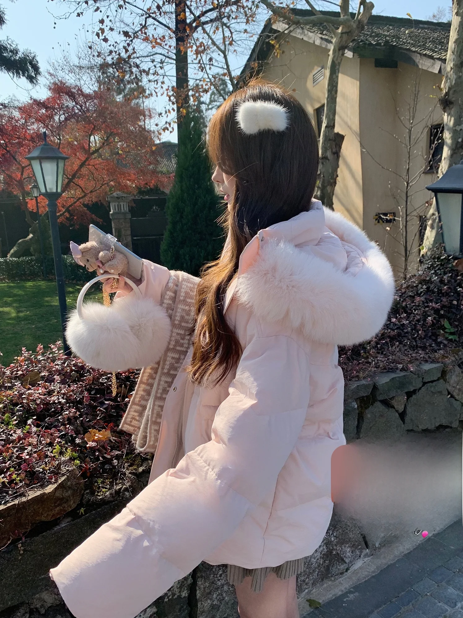 Женская зимняя куртка ChuChu Iceland с капюшоном, воротником из натурального меха, утяжкой на талии, наполнителем из 90% белого пуха, хлопковая, утепленная
Женская зимняя куртка ChuChu Iceland с капюшоном, воротником из натурального меха, утяжкой на талии, наполнителем из 90% белого пуха, хлопковая, утепленная