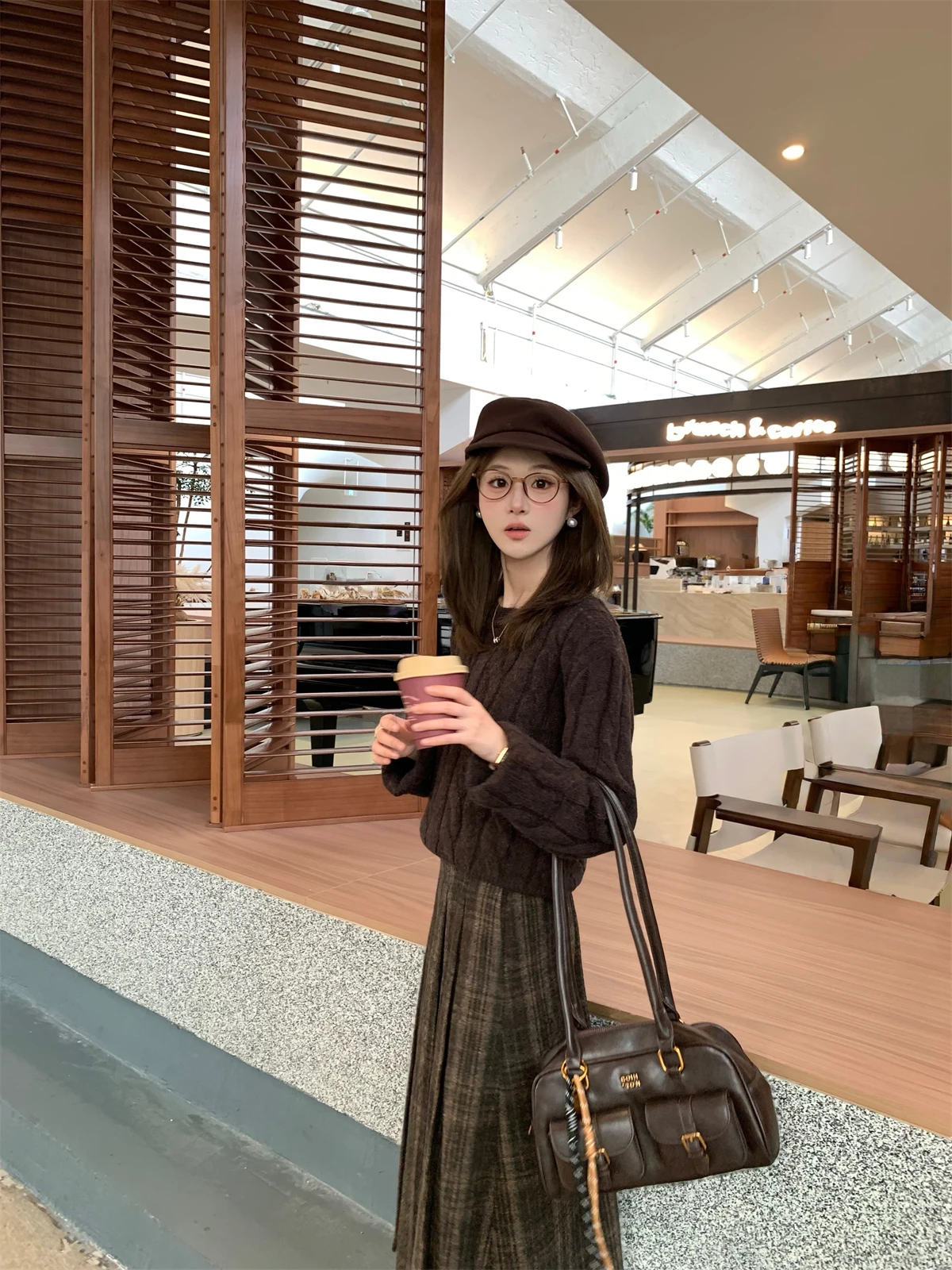 Женский вязаный свитер FUGUI RICH Left Bank Coffee Twist из смесовой шерсти, с длинными рукавами, средней длины, теплый, зимний, модный
Женский вязаный свитер FUGUI RICH Left Bank Coffee Twist из смесовой шерсти, с длинными рукавами, средней длины, теплый, зимний, модный