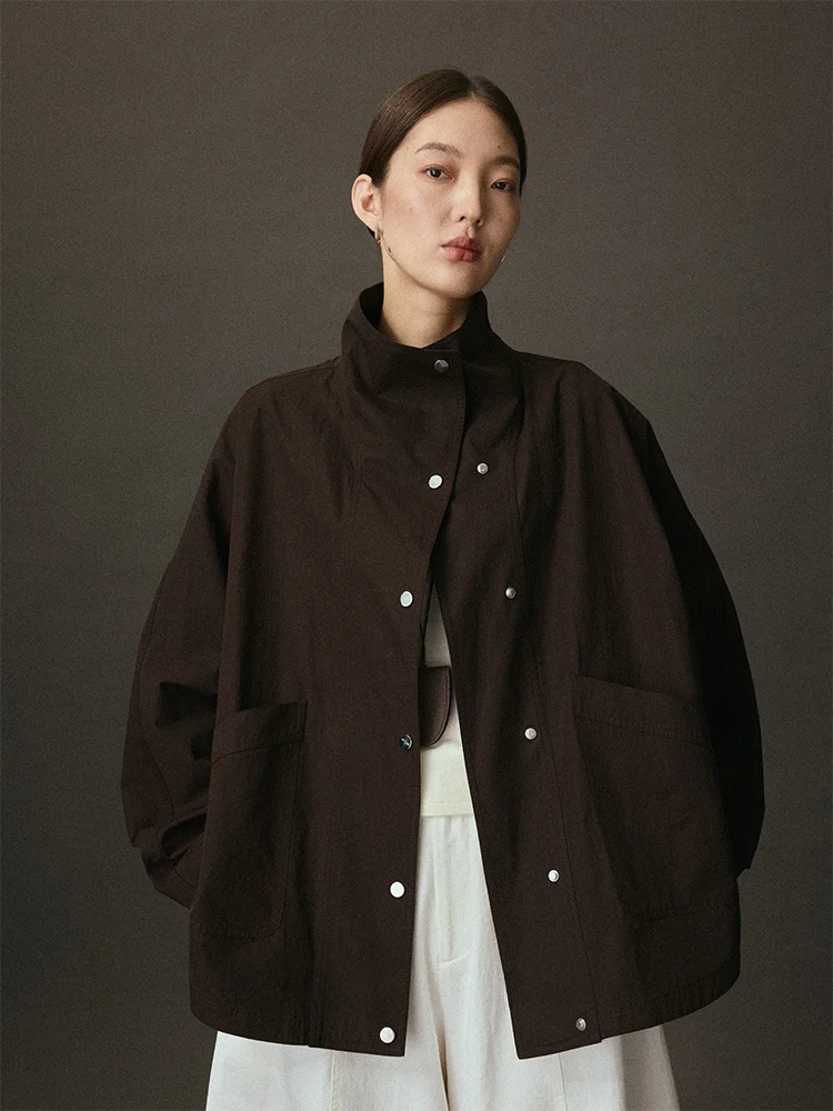 Женское короткое пальто UMILAB Totee из длинного вельветового хлопка с силуэтом Sinkage, воротником-стойкой и защитой от ветра, модель C960W, матовый эффект
Женское короткое пальто UMILAB Totee из длинного вельветового хлопка с силуэтом Sinkage, воротником-стойкой и защитой от ветра, модель C960W, матовый эффект