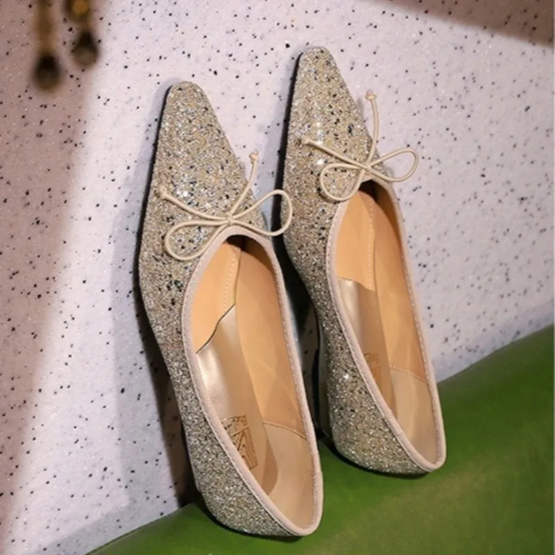 New Women's Shoes Exquisite Bling Pointed Tip Low Heels for Woman Fashion French Style Casual Shoes Designer Shoes Zapatos Mujer
New Women's Shoes Exquisite Bling Pointed Tip Low Heels for Woman Fashion French Style Casual Shoes Designer Shoes Zapatos Mujer