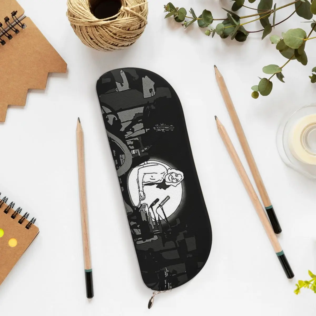 Bo Burnham Inside, Well Look Who's Inside Again Пенал-держатель для ручек Большая коробка для хранения ручек Сумка-карандаш для мальчиков и девочек Подарок
Bo Burnham Inside, Well Look Who's Inside Again Пенал-держатель для ручек Большая коробка для хранения ручек Сумка-карандаш для мальчиков и девочек Подарок