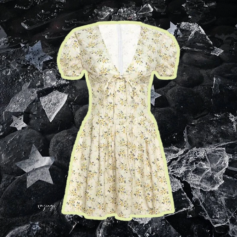 Новая коллекция лета 2025: сексуальное короткое платье с глубоким V-образным вырезом и цветочным принтом, с пышными рукавами и затянутой талией
Новая коллекция лета 2025: сексуальное короткое платье с глубоким V-образным вырезом и цветочным принтом, с пышными рукавами и затянутой талией