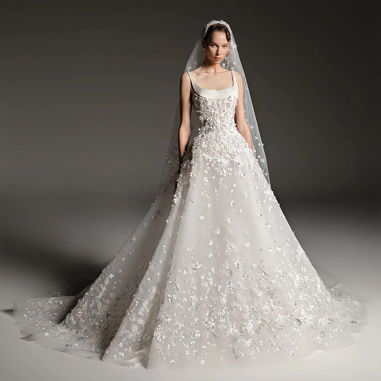 Sharon Said Luxury Royal Ball Gown Wedding Dress 3D Floral Appliques Sequins Beading Long Train Bridal Gowns SW666 Customized
Sharon Said Luxury Royal Ball Gown Wedding Dress 3D Floral Appliques Sequins Beading Long Train Bridal Gowns SW666 Customized