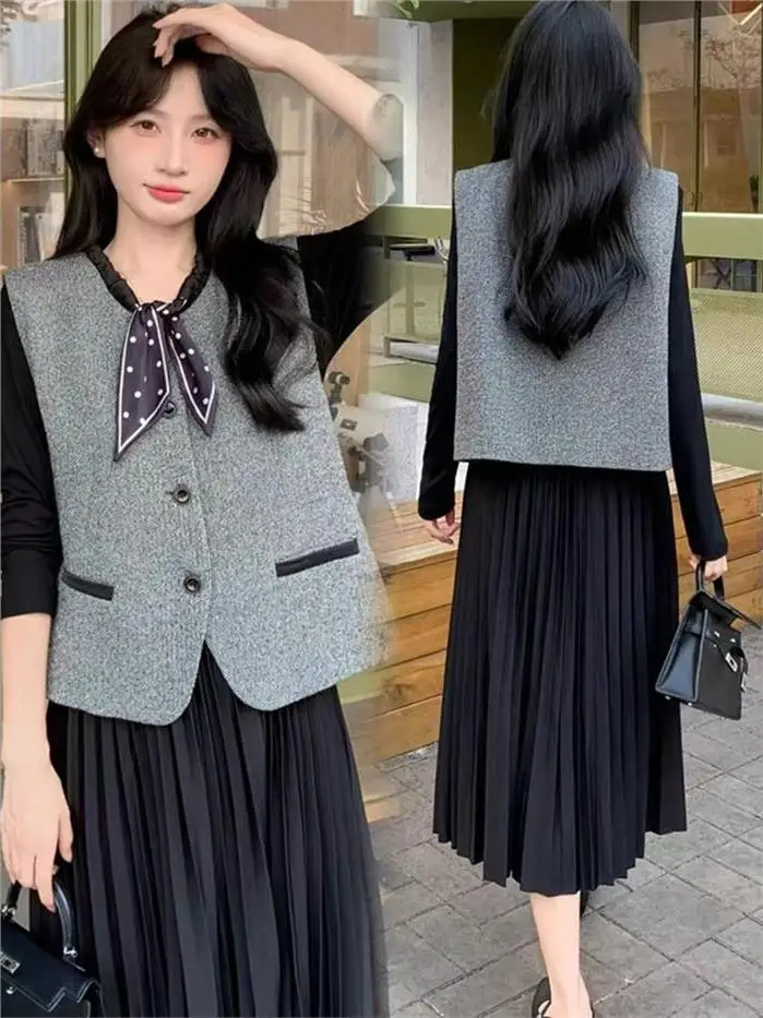 Trendy Layered Color Block Women's Vest Jacket Scarf Neck Design Early Autumn New Style Fashionable Streetwear
Trendy Layered Color Block Women's Vest Jacket Scarf Neck Design Early Autumn New Style Fashionable Streetwear