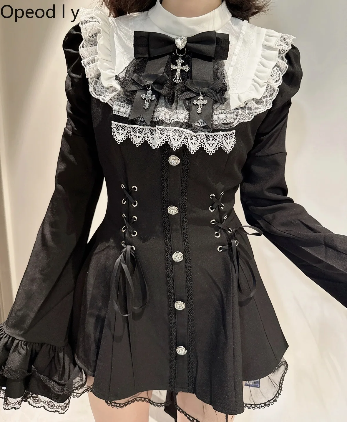 Japanese Original Lolita Gothic Suit Mass-produced Lace Horn Sleeve Waist Thin Sweet Cool Girl Lolita Two-piece Set
Japanese Original Lolita Gothic Suit Mass-produced Lace Horn Sleeve Waist Thin Sweet Cool Girl Lolita Two-piece Set