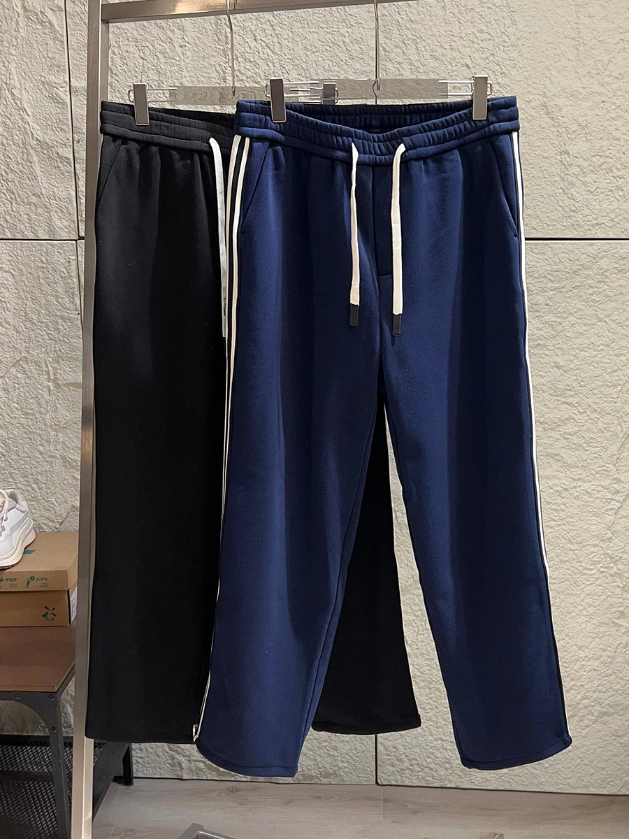 Thickened Winter Sports Casual Pants for Men with Mink Interior Elastic Waist Straight Leg Warm Fashionable Urban Style
Thickened Winter Sports Casual Pants for Men with Mink Interior Elastic Waist Straight Leg Warm Fashionable Urban Style