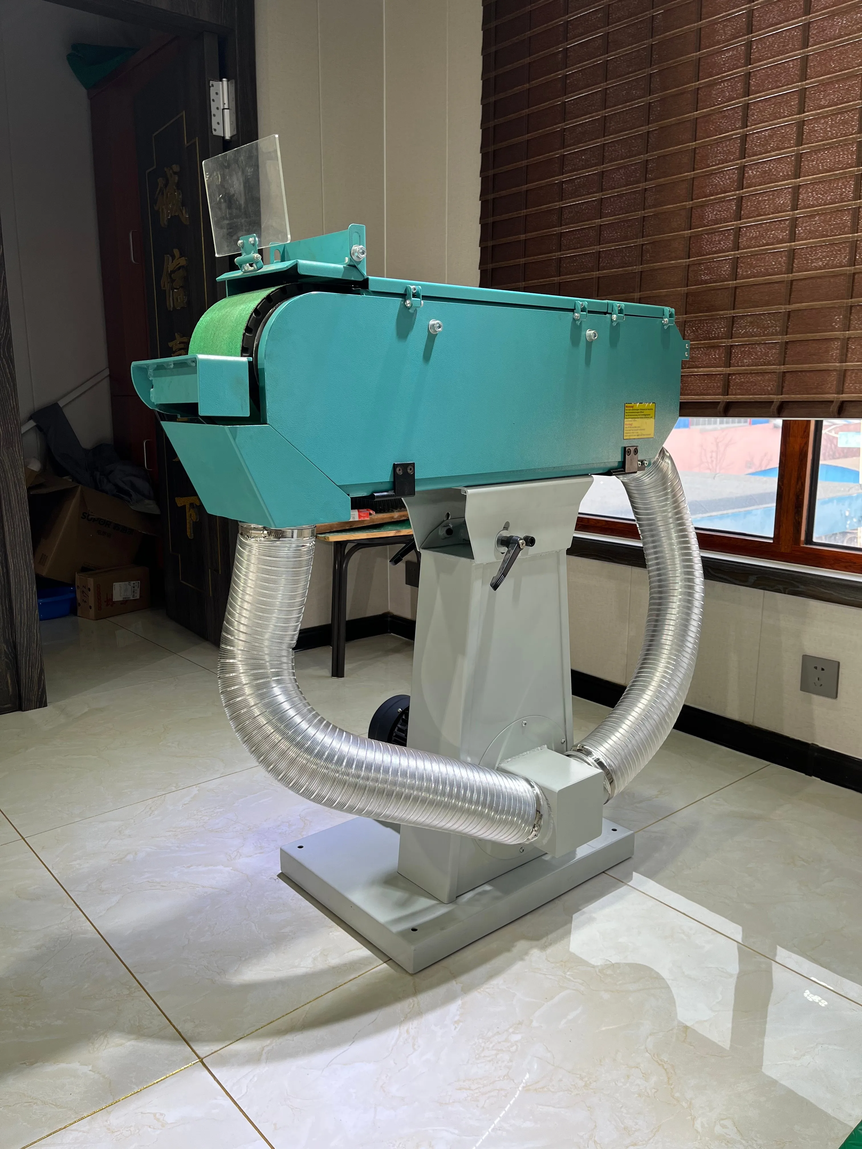 Industrial Metal Stainless Knife Makers Wide Sanding Machine Belt Sander with Dust Collector and Hose
Industrial Metal Stainless Knife Makers Wide Sanding Machine Belt Sander with Dust Collector and Hose