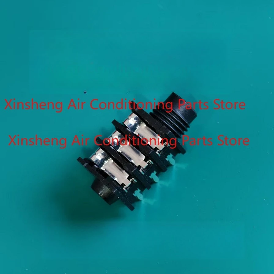 Suitable for KORG PA700, 600, 900, 1000, 300, PA3X, 4X, 5X audio output jacks
Suitable for KORG PA700, 600, 900, 1000, 300, PA3X, 4X, 5X audio output jacks