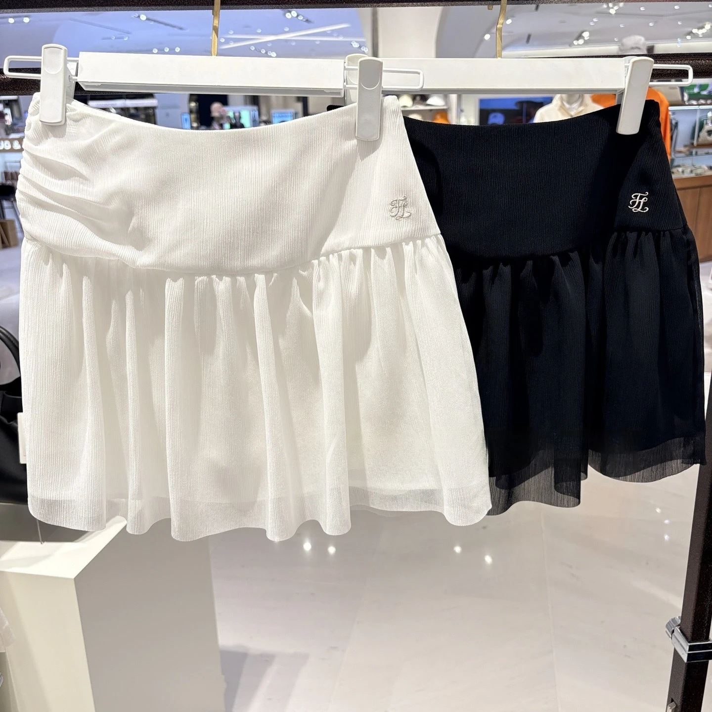 2026 Summer Women Golf Skirt Trendy Mesh Sports Skort Slimming Pleated Skirt Elegant Athletic Casual Outdoor Tennis Apparel
2026 Summer Women Golf Skirt Trendy Mesh Sports Skort Slimming Pleated Skirt Elegant Athletic Casual Outdoor Tennis Apparel