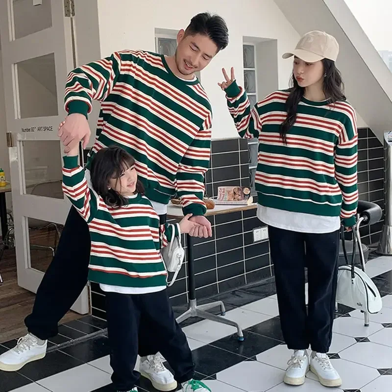Family Clothing Same Mom And Baby Clothes 2024 Spring Father Mother And Son Daughter Matching Sweatshirts Children Fashion Tops
Family Clothing Same Mom And Baby Clothes 2024 Spring Father Mother And Son Daughter Matching Sweatshirts Children Fashion Tops