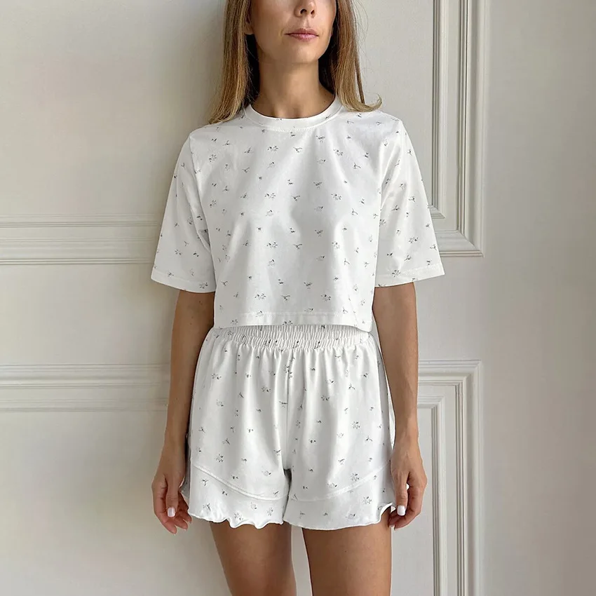 Knitted Printed Short-sleeved Shorts Loose and Comfortable Pajamas Two-piece Set 2026 Spring and Summer New Women's Loungewear
Knitted Printed Short-sleeved Shorts Loose and Comfortable Pajamas Two-piece Set 2026 Spring and Summer New Women's Loungewear